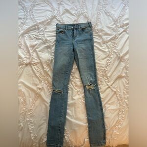 Revolve Size S - ripped skinny jeans high waist